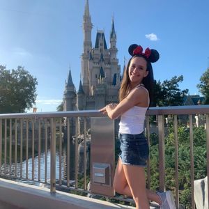 Meet your Posher, Karissa